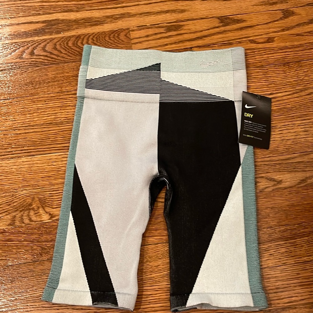 NWT Nike Training shorts size small